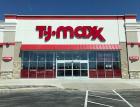 TJX повысила прогноз по годовой прибыли благодаря высокому спросу и снижению затрат