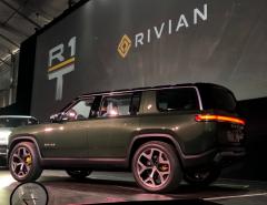 Tesla обвиняет Rivian в промышленном шпионаже