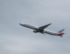 American Airlines отменяет сотни рейсов из-за нехватки кадров и проблем с техническим обслуживанием