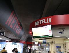 Инвесткомпания Билла Акмана продала долю в Netflix с убытком в $400 млн