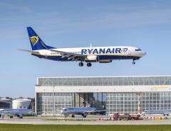 Квартальная чистая прибыль Ryanair снизилась в 1,8 раза