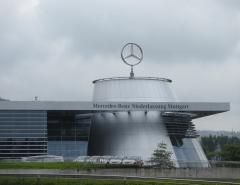 Чистая прибыль Mercedes-Benz упала на 16% во II квартале
