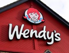 Нельсон Пельтц уходит с поста председателя совета директоров Wendy’s спустя 17 лет