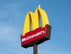 Новости об отравлении потребителей в США обрушили акции McDonald's