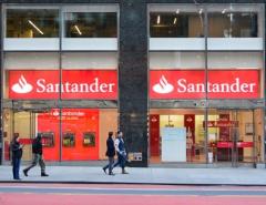 Santander добился рекордной прибыли, несмотря на снижение доходов