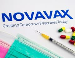 Акции Novavax взлетели после долгожданного одобрения FDA ее антиковидной вакцины
