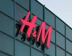 Акции H&M подскочили на фоне признаков восстановления продаж