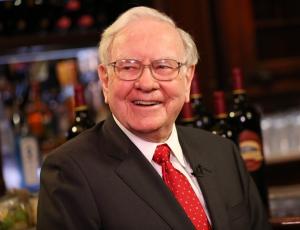 Berkshire Hathaway Уоррена Баффета заработал 122 млрд долларов наличными