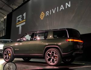 Tesla обвиняет Rivian в промышленном шпионаже