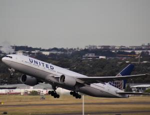 United Airlines впервые осуществила массовую доставку вакцины Pfizer против Covid-19