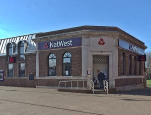 Прогноз банка NatWest разочаровал инвесторов, несмотря на существенный рост прибыли