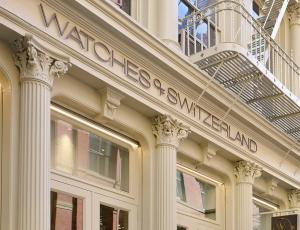 Акции Watches of Switzerland упали на 33% после снижения прогноза