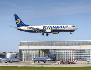 Годовая чистая прибыль Ryanair снизилась на 16% при росте выручки