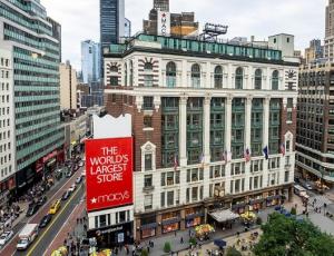 Macy’s снизила прогноз по прибыли из-за пошлин и роста конкуренции