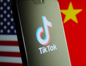 Трамп не спешит расставаться с TikTok