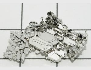 Платина обновила 10-летний максимум на фоне дефицита и роста спроса в Азии