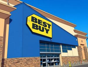 Best Buy повысила годовые прогнозы на фоне оживления спроса